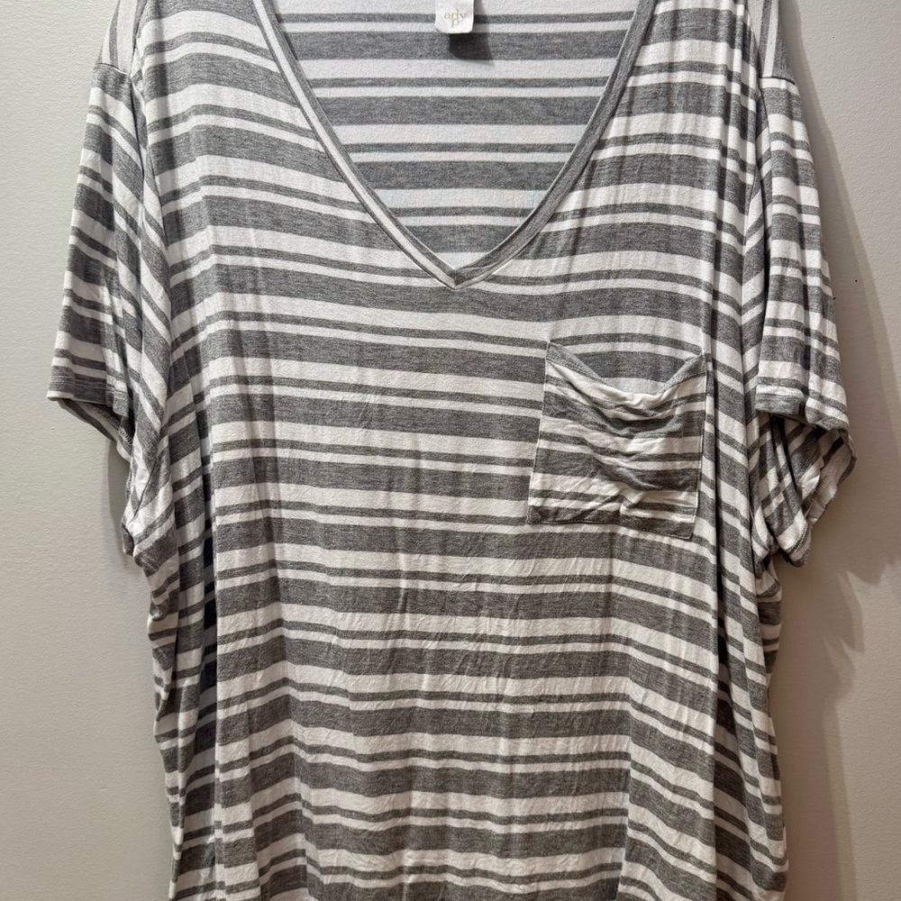 Ady P Gray Striped V-Neck Women's Top, Size 3X